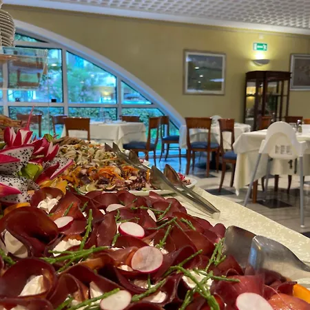 فندق Aparthotel Holiday بيبيوني