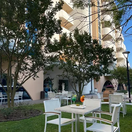 Aparthotel Holiday