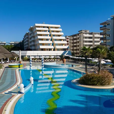 Aparthotel Holiday 比比翁