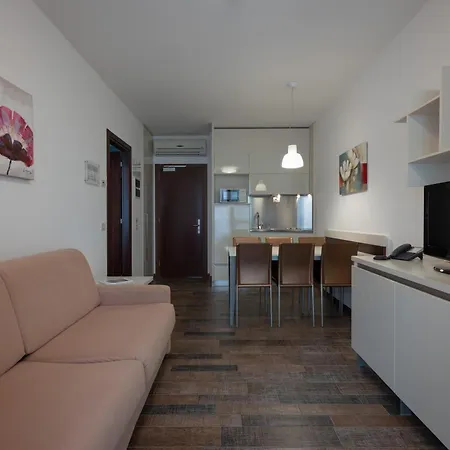 Aparthotel Holiday