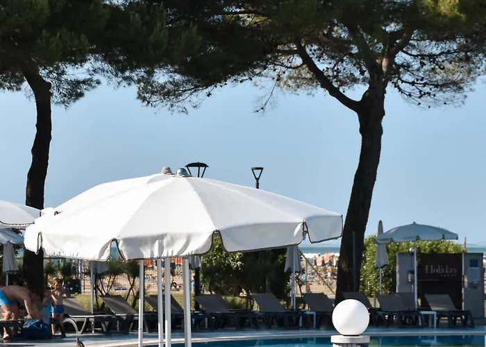 Hotel Aparthotel Holiday 4*