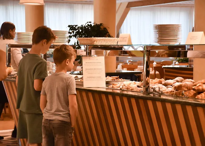 Aparthotel Holiday 4*