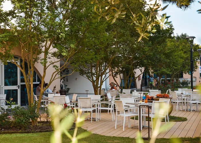 Hotel Aparthotel Holiday 4*