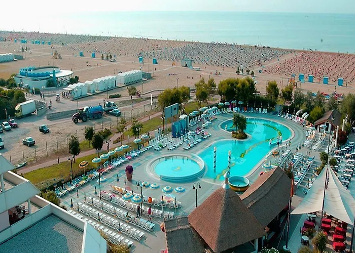 Aparthotel Holiday Hotel 4*