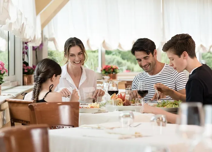 Aparthotel Holiday Hotel 4*