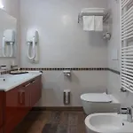 فندق Aparthotel Holiday 4*