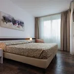 Aparthotel Holiday Hotel 4*