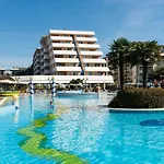Hotel Aparthotel Holiday 4*