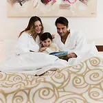 Aparthotel Holiday 4*