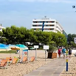 Aparthotel Holiday Otel