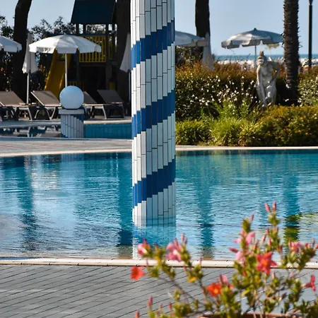 Ξενοδοχείο Aparthotel Holiday Μπιμπιόνε