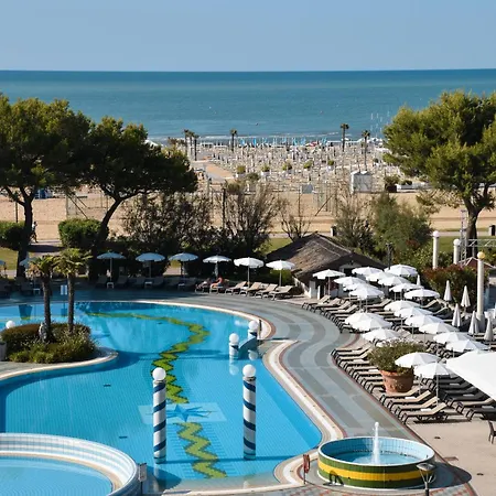 Aparthotel Holiday 4* Bibione