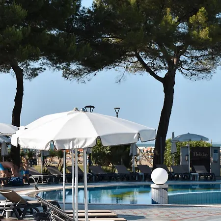 Hotel Aparthotel Holiday 4*