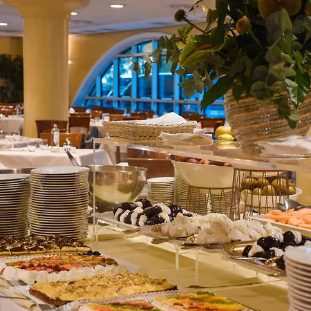 Aparthotel Holiday 4* Bibione