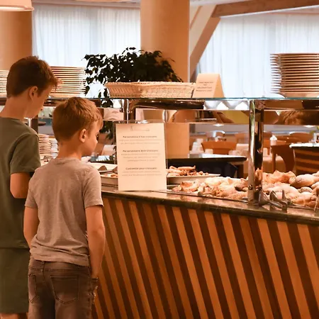 Aparthotel Holiday 4*