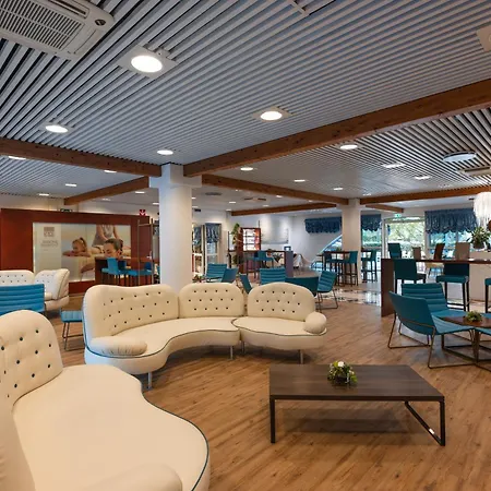 Otel Aparthotel Holiday Bibione