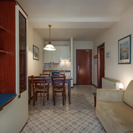 Otel Aparthotel Holiday