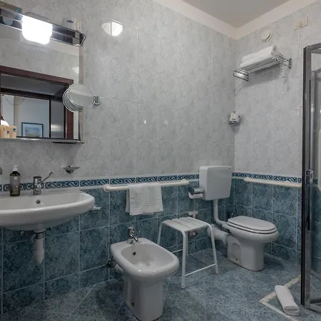 Hotel Aparthotel Holiday 4*