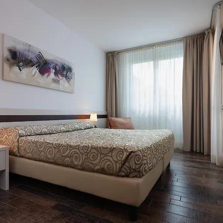 Aparthotel Holiday Hotel 4*