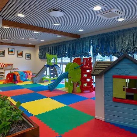 Hotel Aparthotel Holiday 4*