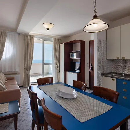 Hotel Aparthotel Holiday