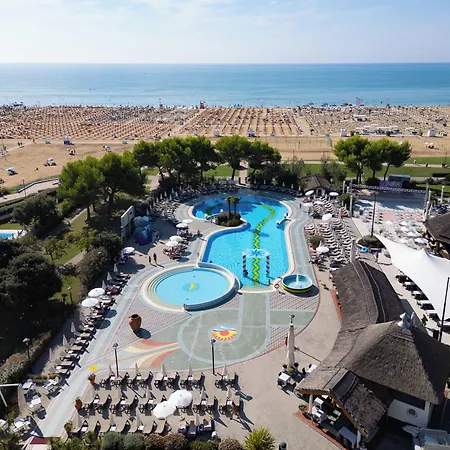 Aparthotel Holiday 4* ביביונה