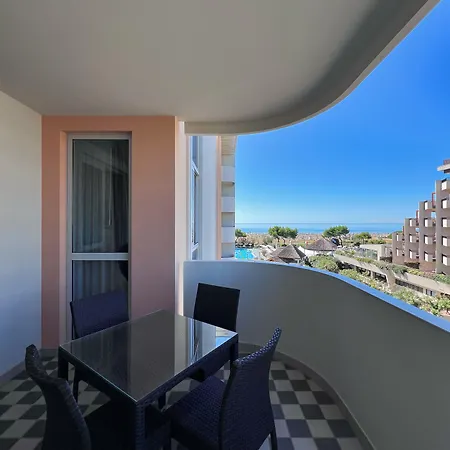 Aparthotel Holiday מלון ביביונה
