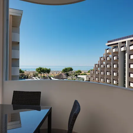 Aparthotel Holiday 4* ביביונה