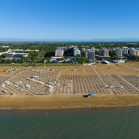 Aparthotel Holiday Hotel 4*