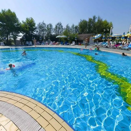 Aparthotel Holiday 4* Bibione