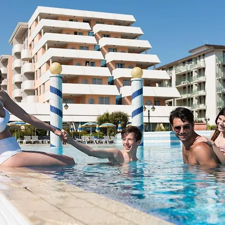 Aparthotel Holiday ביביונה