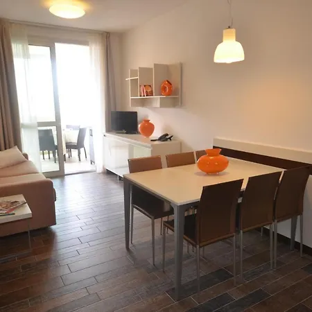 Hotel Aparthotel Holiday 4*