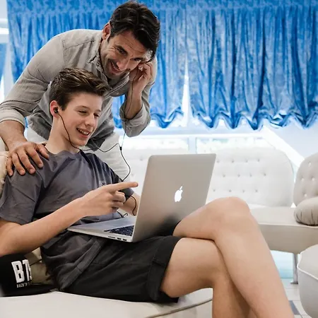 Aparthotel Holiday Hotel