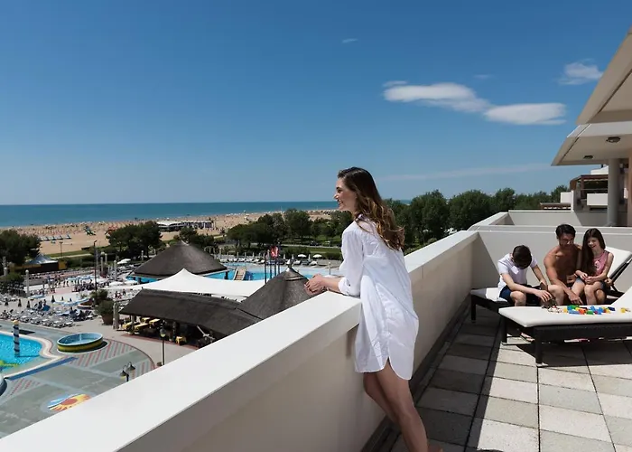 Aparthotel Holiday 4*