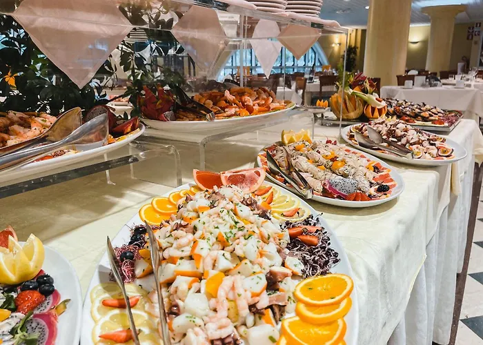 Aparthotel Holiday 호텔 4*