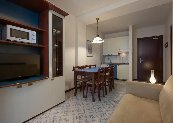 Otel Aparthotel Holiday Bibione