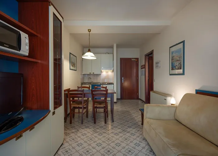 Otel Aparthotel Holiday