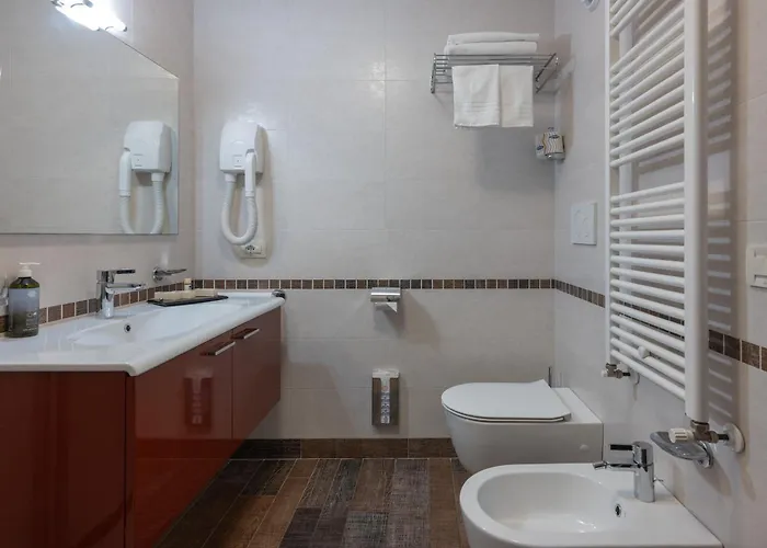 Otel Aparthotel Holiday 4*