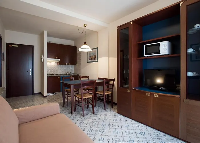 Aparthotel Holiday Otel